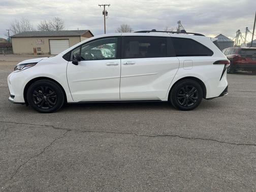 2025 Toyota Sienna XSE 7 Passenger