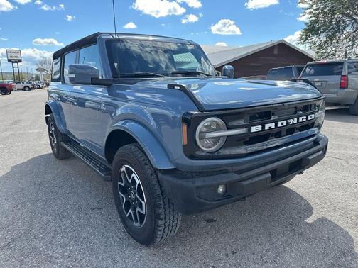 Azure Gray Metallic Tri-Coat 2023 Ford Bronco Outer Banks