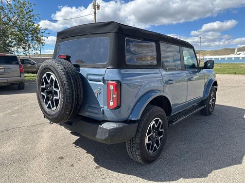 Azure Gray Metallic Tri-Coat 2023 Ford Bronco Outer Banks