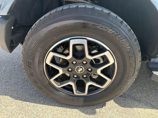 Azure Gray Metallic Tri-Coat 2023 Ford Bronco Outer Banks