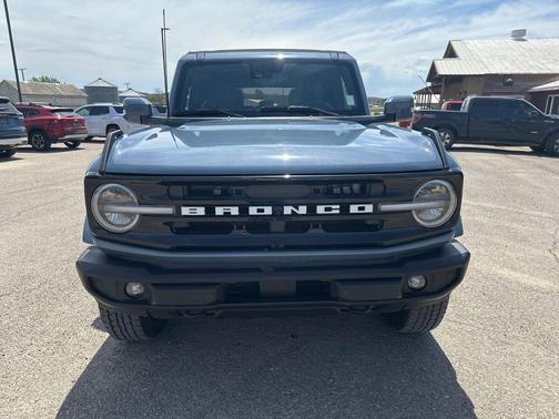 Azure Gray Metallic Tri-Coat 2023 Ford Bronco Outer Banks