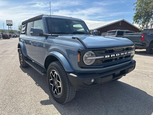 Azure Gray Metallic Tri-Coat 2023 Ford Bronco Outer Banks