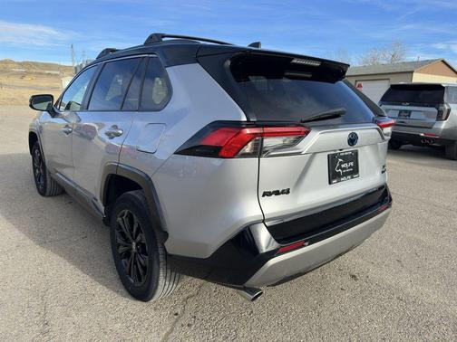 2022 Toyota RAV4 Hybrid SE