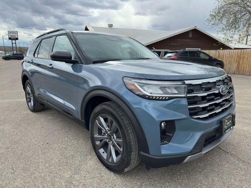 Vapor Blue Metallic 2026 Ford Explorer Active