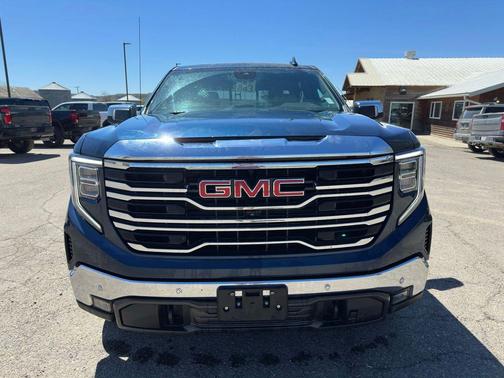 Pacific Blue Metallic 2022 GMC Sierra 1500 SLT