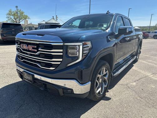 Pacific Blue Metallic 2022 GMC Sierra 1500 SLT