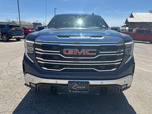 Pacific Blue Metallic 2022 GMC Sierra 1500 SLT