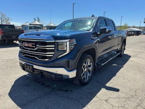 Pacific Blue Metallic 2022 GMC Sierra 1500 SLT