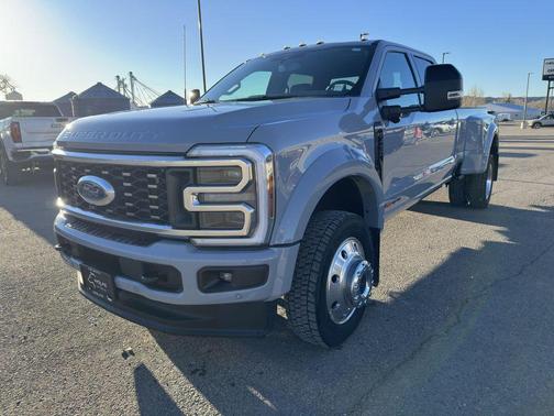 2025 Ford F-450 Platinum