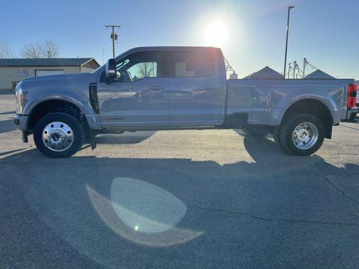 2025 Ford F-450 Platinum