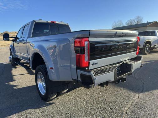 2025 Ford F-450 Platinum