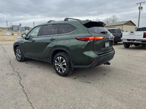 2023 Toyota Highlander Hybrid XLE