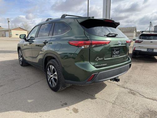 2023 Toyota Highlander Hybrid XLE