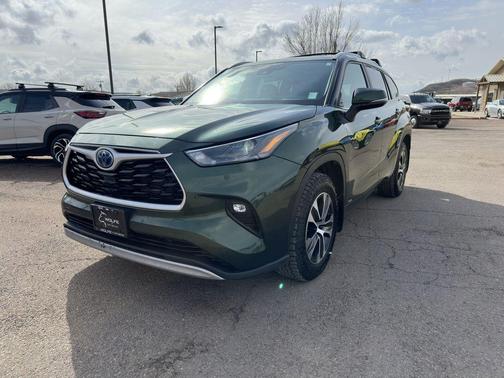 2023 Toyota Highlander Hybrid XLE