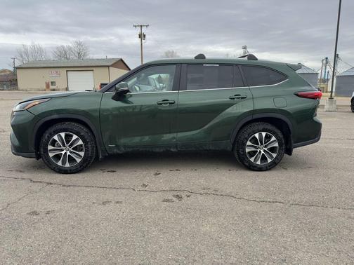 2023 Toyota Highlander Hybrid XLE