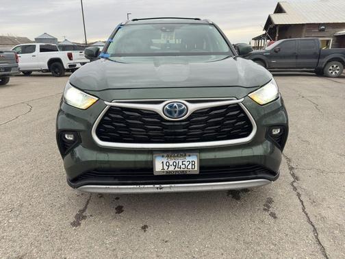 2023 Toyota Highlander Hybrid XLE