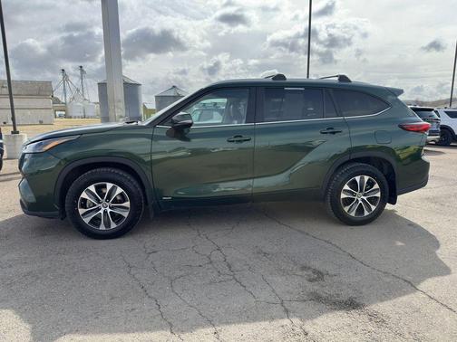 Cypress 2023 Toyota Highlander Hybrid XLE