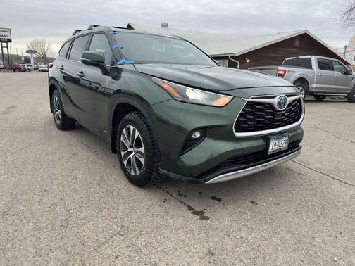 2023 Toyota Highlander Hybrid XLE