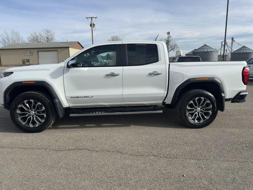 Summit White 2024 GMC Canyon Denali