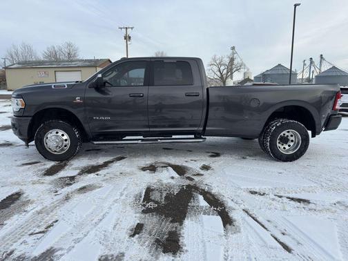 2022 RAM 3500 Big Horn Crew Cab 4x4 8' Box