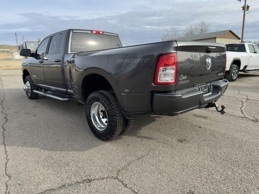 2022 RAM 3500 Big Horn Crew Cab 4x4 8' Box