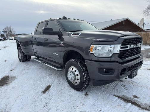 2022 RAM 3500 Big Horn Crew Cab 4x4 8' Box