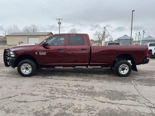 2017 RAM 2500 Tradesman Crew Cab 4x4 8' Box