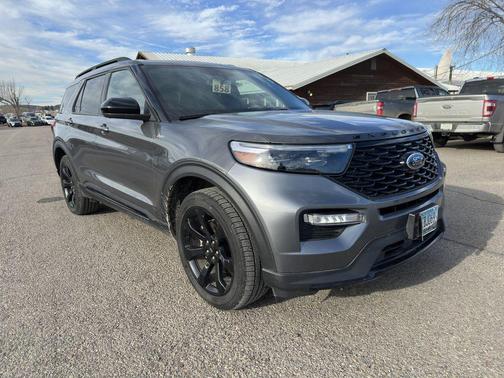 Carbonized Gray Metallic 2023 Ford Explorer ST-Line