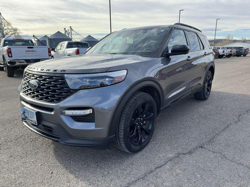 Carbonized Gray Metallic 2023 Ford Explorer ST-Line