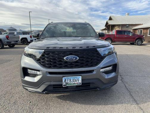 Carbonized Gray Metallic 2023 Ford Explorer ST-Line