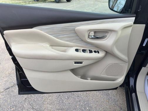 Magnetic Black Metallic 2016 Nissan Murano SL