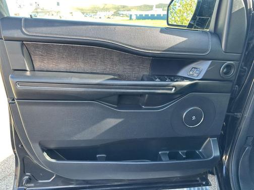 Black Metallic 2021 Ford Expedition Max Limited