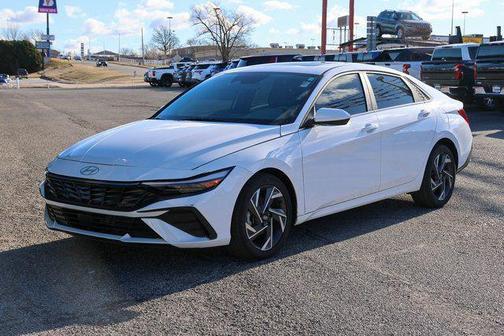 2025 Hyundai ELANTRA SEL