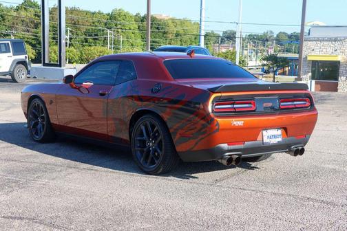 Sinamon Stick 2023 Dodge Challenger R/T
