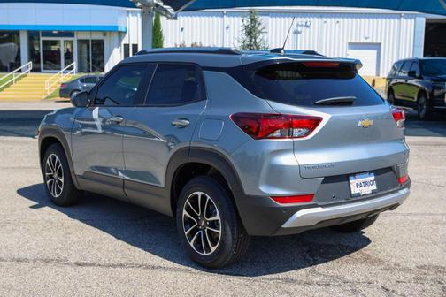 Sterling Gray Metallic 2026 Chevrolet Trailblazer LT