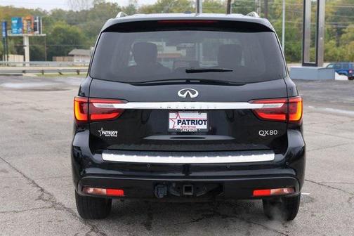 2023 INFINITI QX80 Luxe