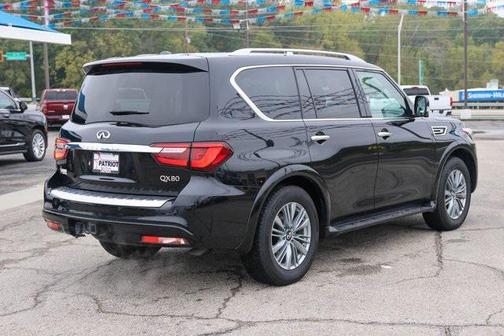 2023 INFINITI QX80 Luxe