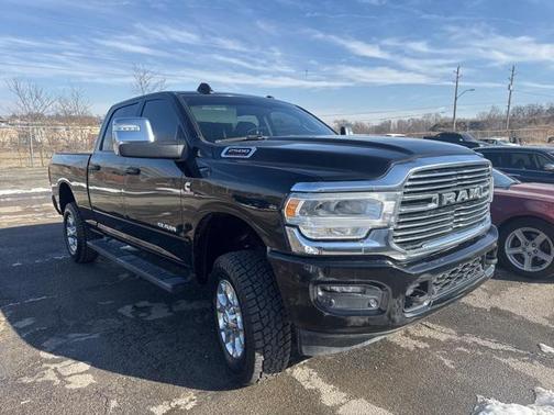 2024 RAM 2500 Laramie Crew Cab 4x4 6'4' Box