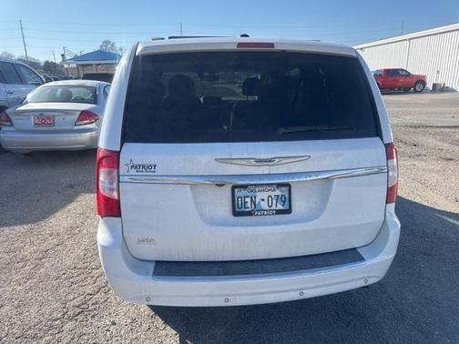 2015 Chrysler Town & Country Touring-L