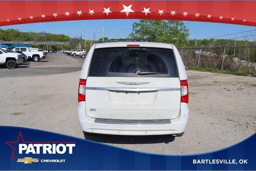 2015 Chrysler Town & Country Touring-L