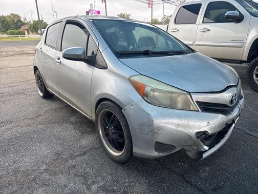 2012 Toyota Yaris LE