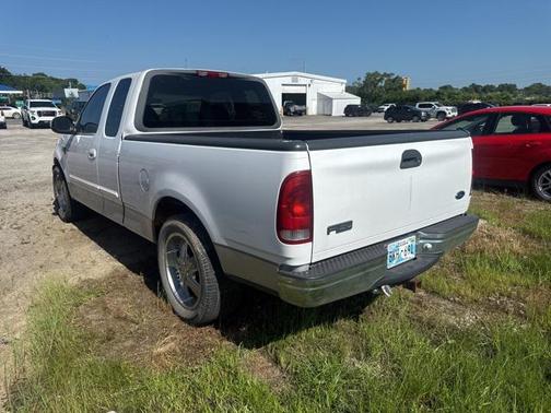 1999 Ford F-150 XLT