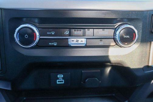 Oxford White 2023 Ford F-150 XLT