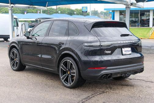 Jet Black Metallic 2019 Porsche Cayenne S