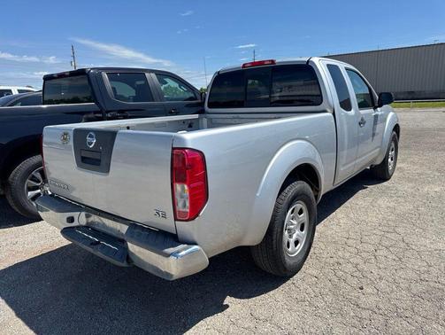 Silver Lightning Metallic 2009 Nissan Frontier SE King Cab