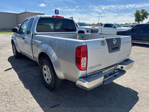Silver Lightning Metallic 2009 Nissan Frontier SE King Cab