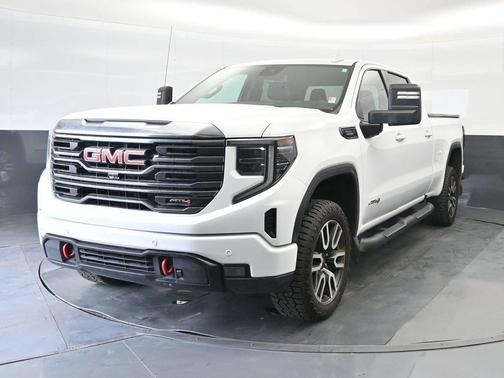 Summit White 2023 GMC Sierra 1500 AT4
