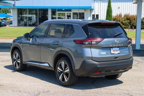 Gun Metallic 2023 Nissan Rogue SL