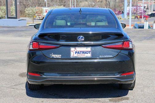 Black 2022 Lexus ES 300h F SPORT