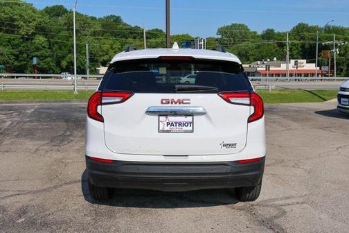 2022 GMC Terrain SLE